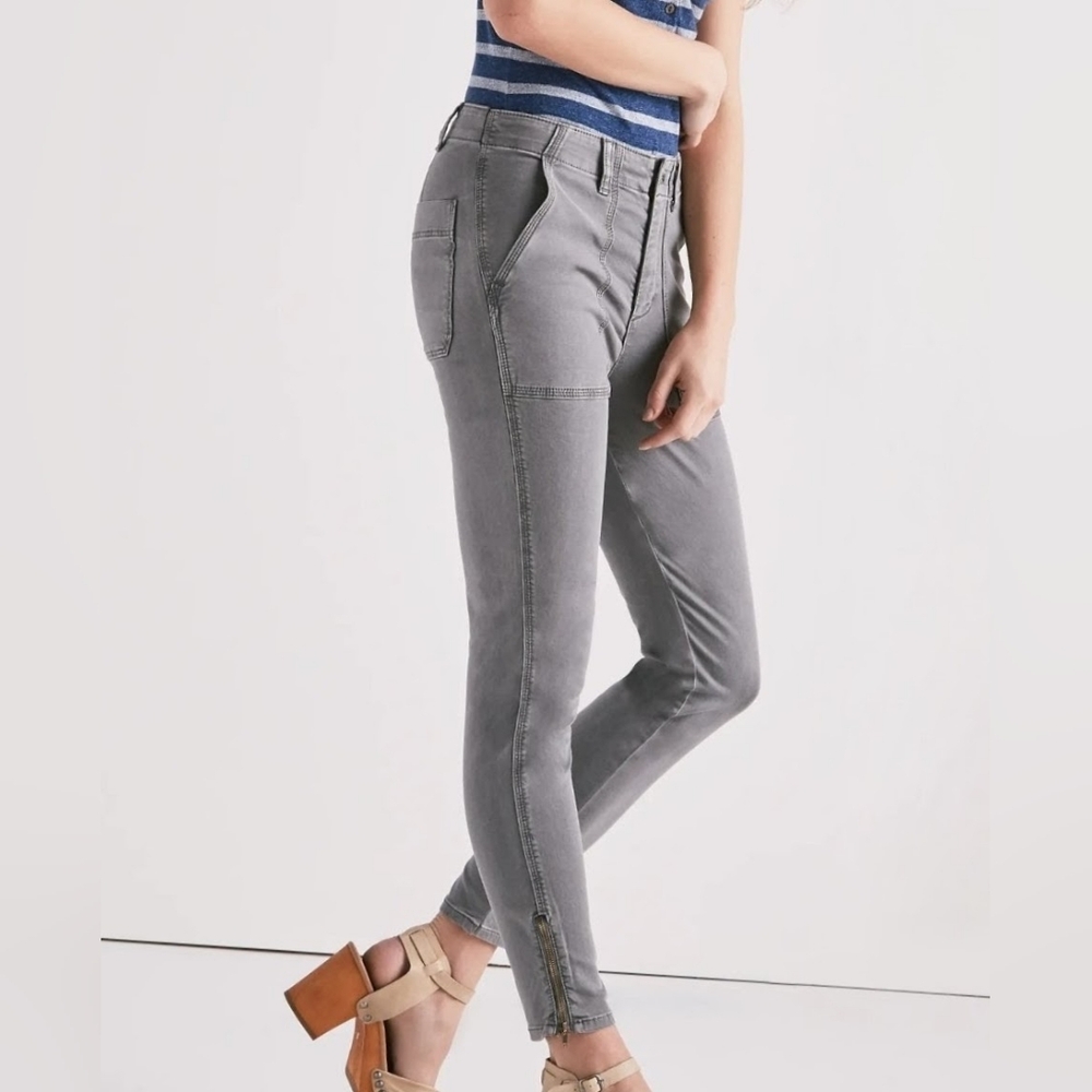 Lucky Brand Ankle Zip Girlfriend Utility Pants in Washed Grey Size 8